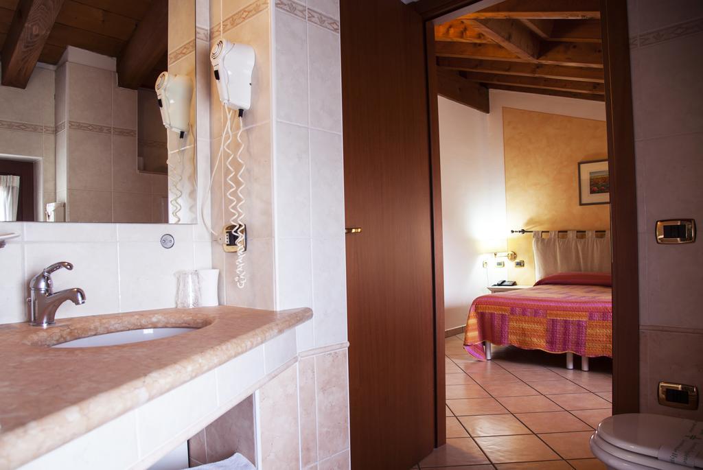Bed and Breakfast Residenza Il Giglio Mozzecane Exterior foto