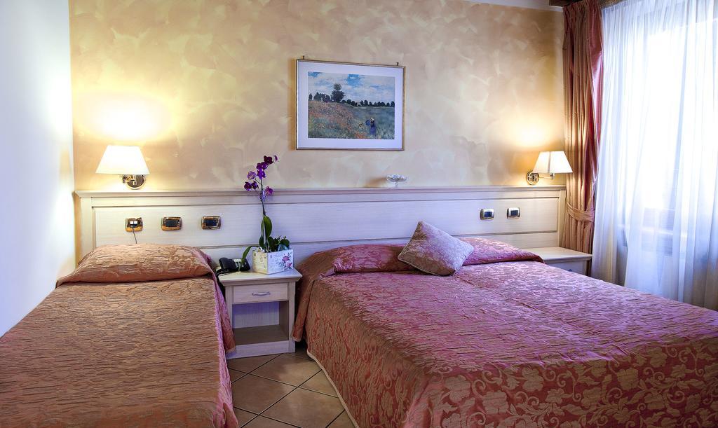 Bed and Breakfast Residenza Il Giglio Mozzecane Exterior foto