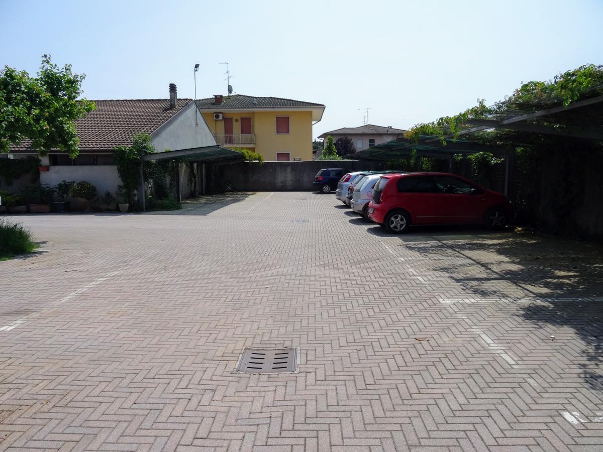 Bed and Breakfast Residenza Il Giglio Mozzecane Exterior foto