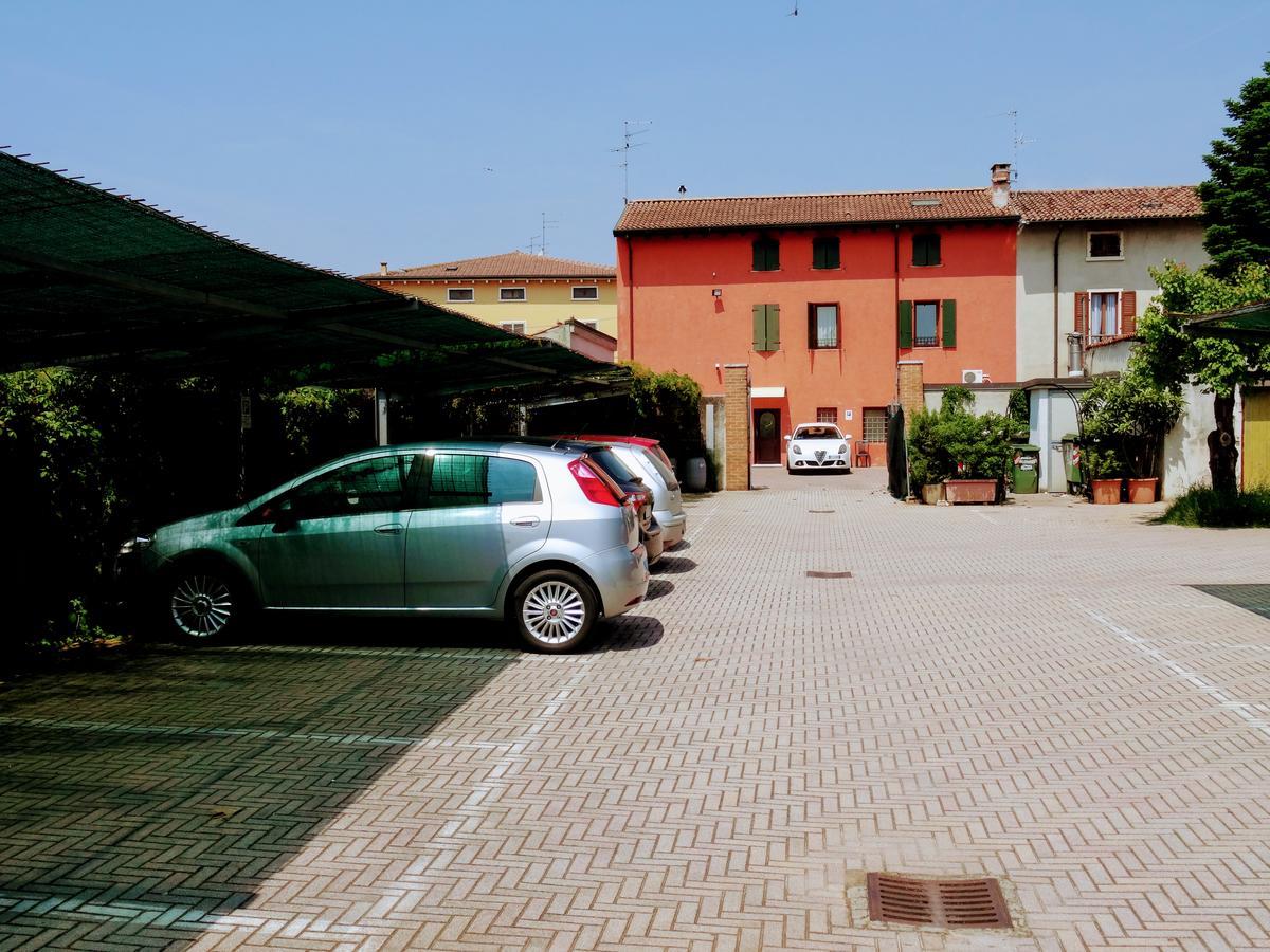 Bed and Breakfast Residenza Il Giglio Mozzecane Exterior foto